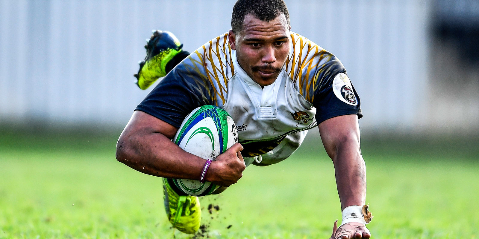 Taine Booysen goes over for a try for Boland last weekend.