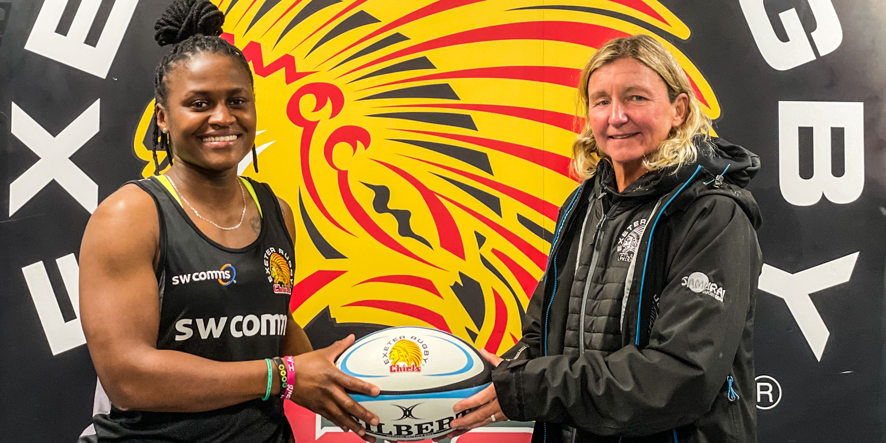 Zintle Mpupha with Exeter Chiefs Women Head Coach Susie Appleby.