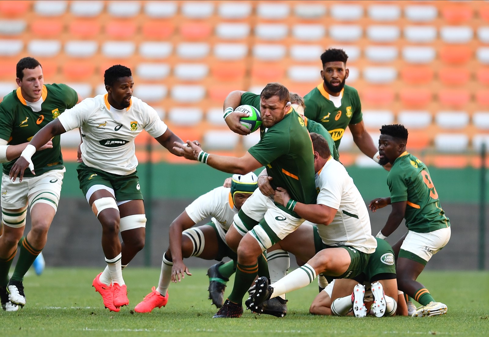 Duane Vermeulen on the charge for the Greens.