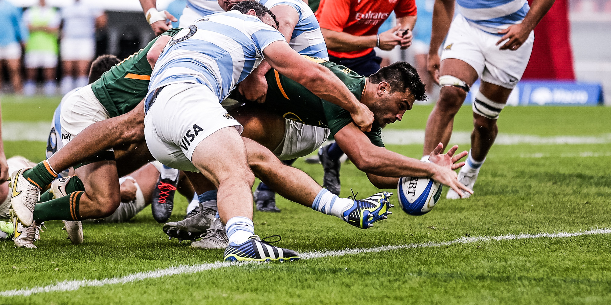 Damian de Allende scored the Boks' fourth try late in the second half.