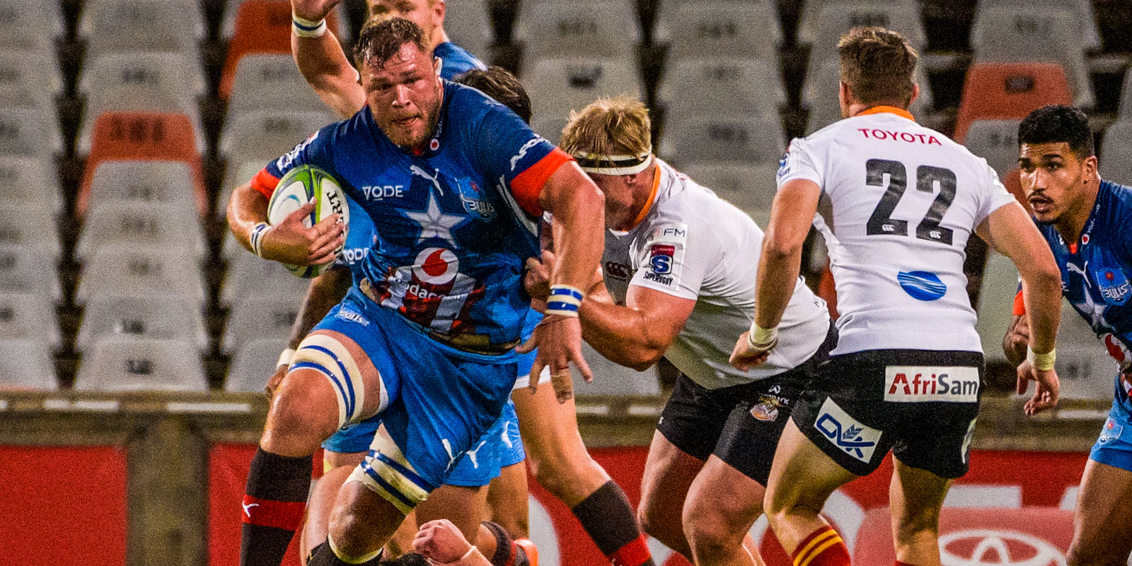 Vodacom Bulls captain Duane Vermeulen takes the ball up.