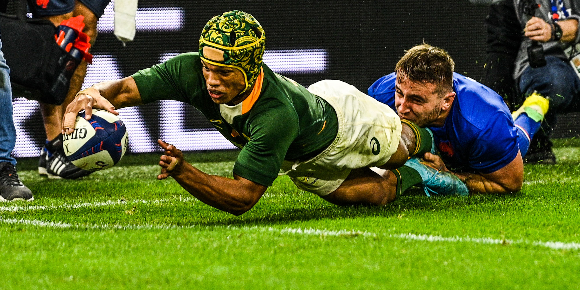 Kurt-Lee Arendse scores his fourth try in his fifth Test for the Boks.