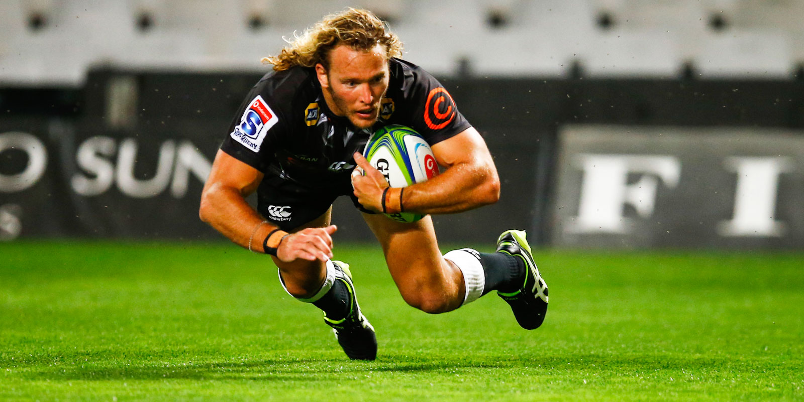 Werner Kok scored the Cell C Sharks' only try