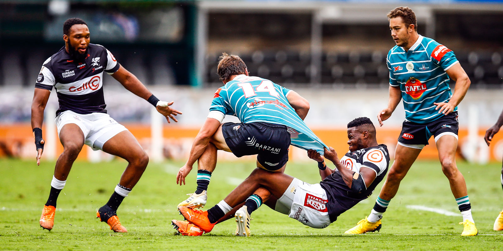 Aphelele Fassi stops Tafel Lager Griquas' Eduan Keyter