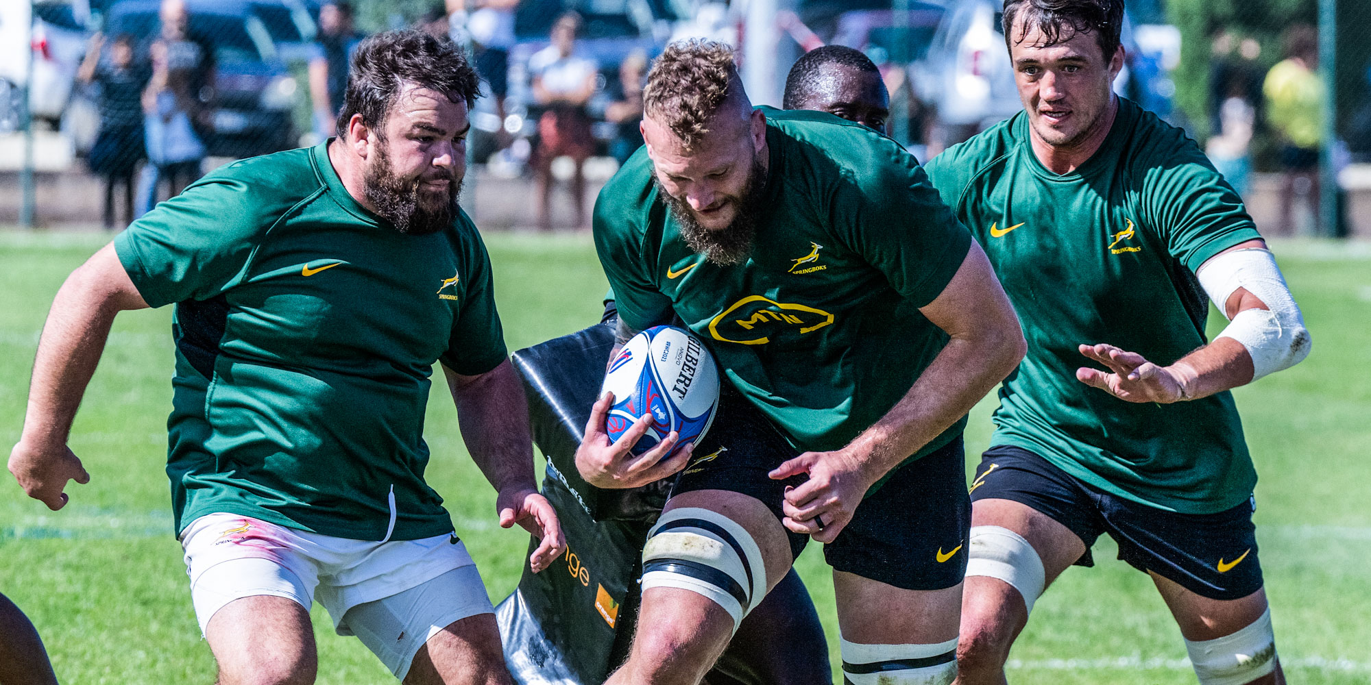 RG Snyman flanked by Frans Malherbe and Franco Mostert at a training session in France.