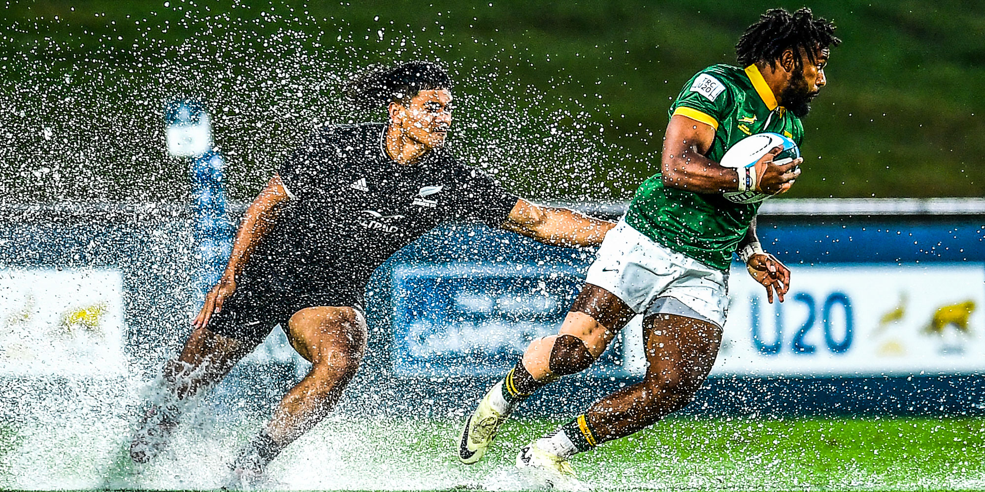 Jurenzo Julius looks for space against New Zealand.