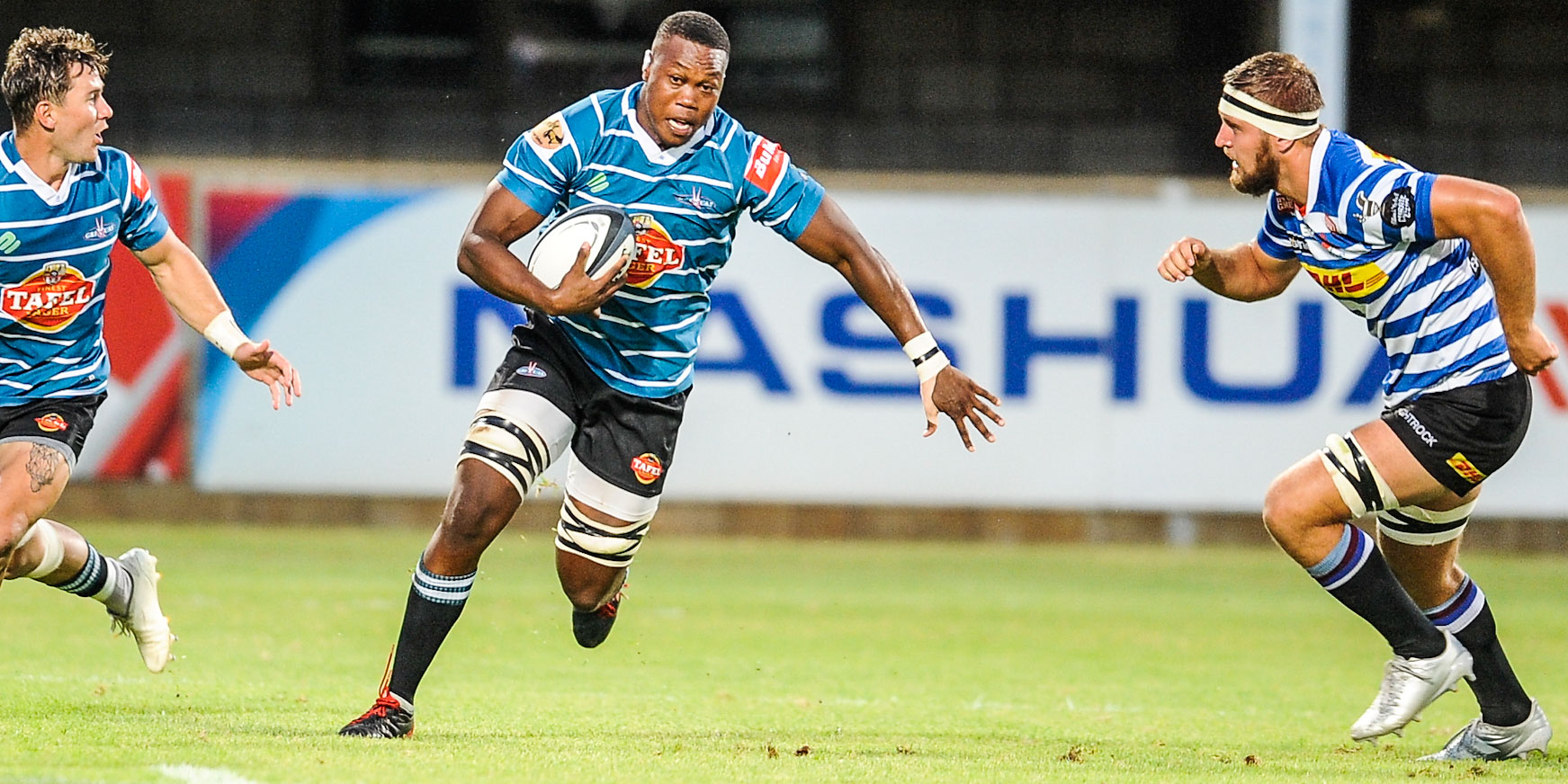 Sibabalo Qoma of Tafel Lager Griquas goes on the attack against DHL WP.