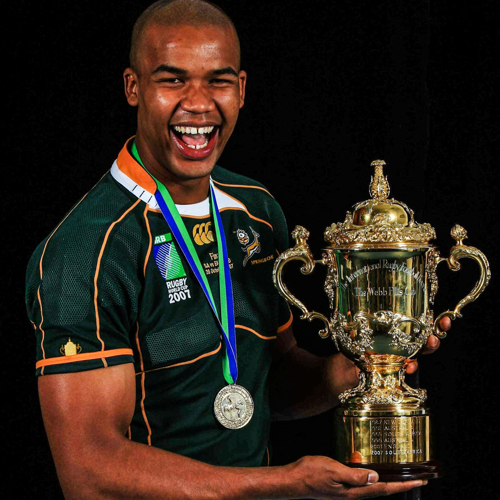 JP Pietersen with the Webb Ellis Cup